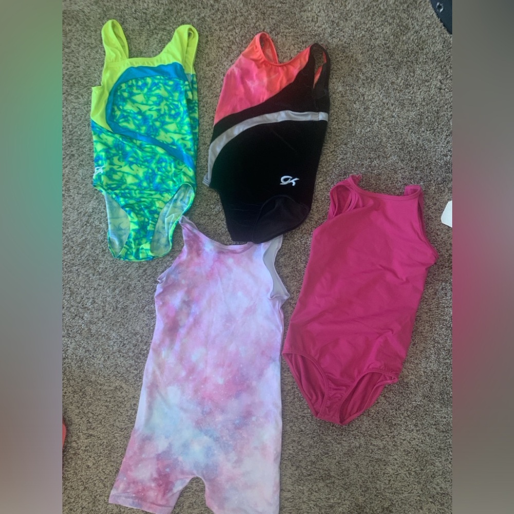 Girls leotard lot; size small